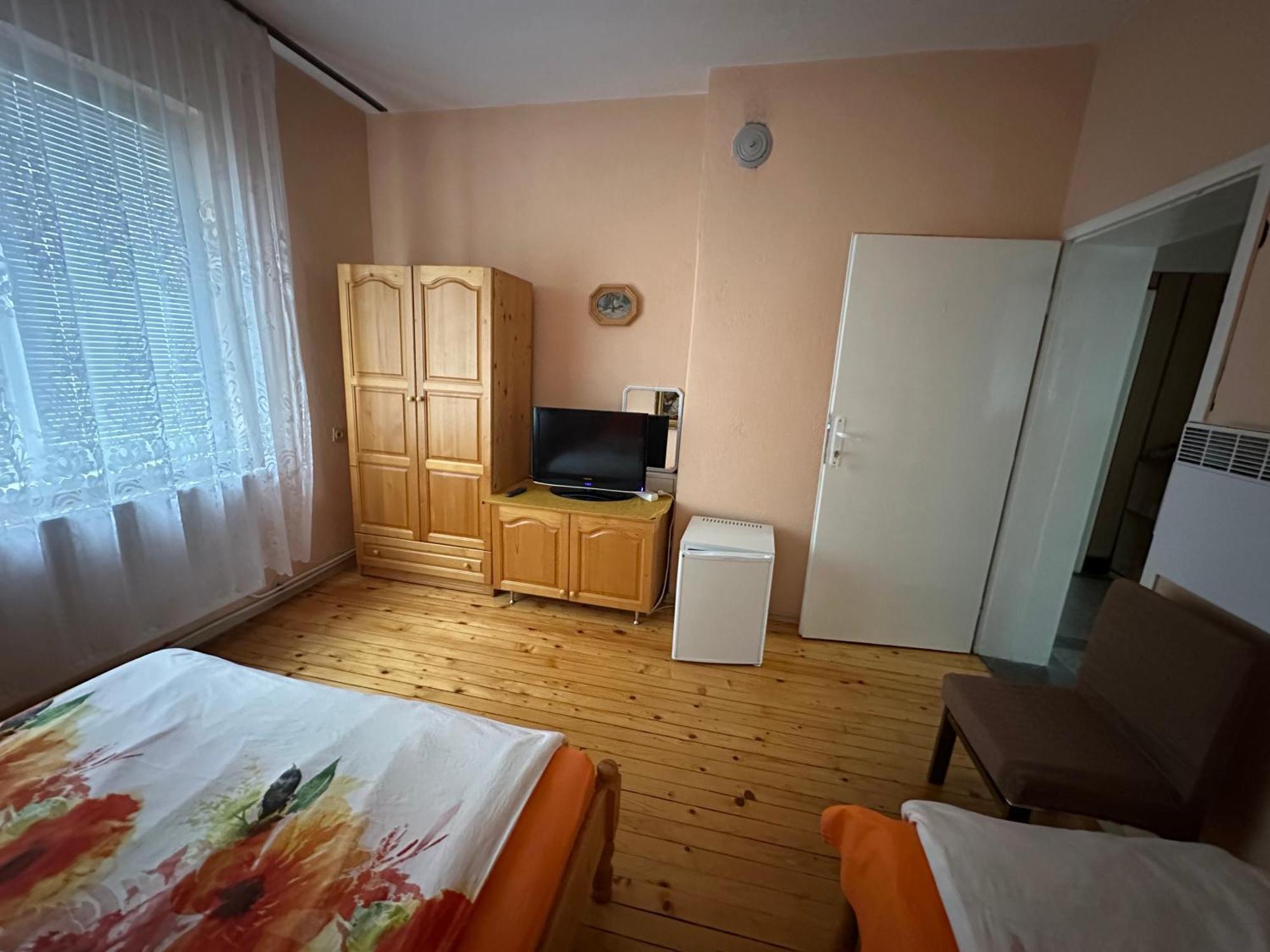Velkovski Guest House Chisarja Exteriör bild