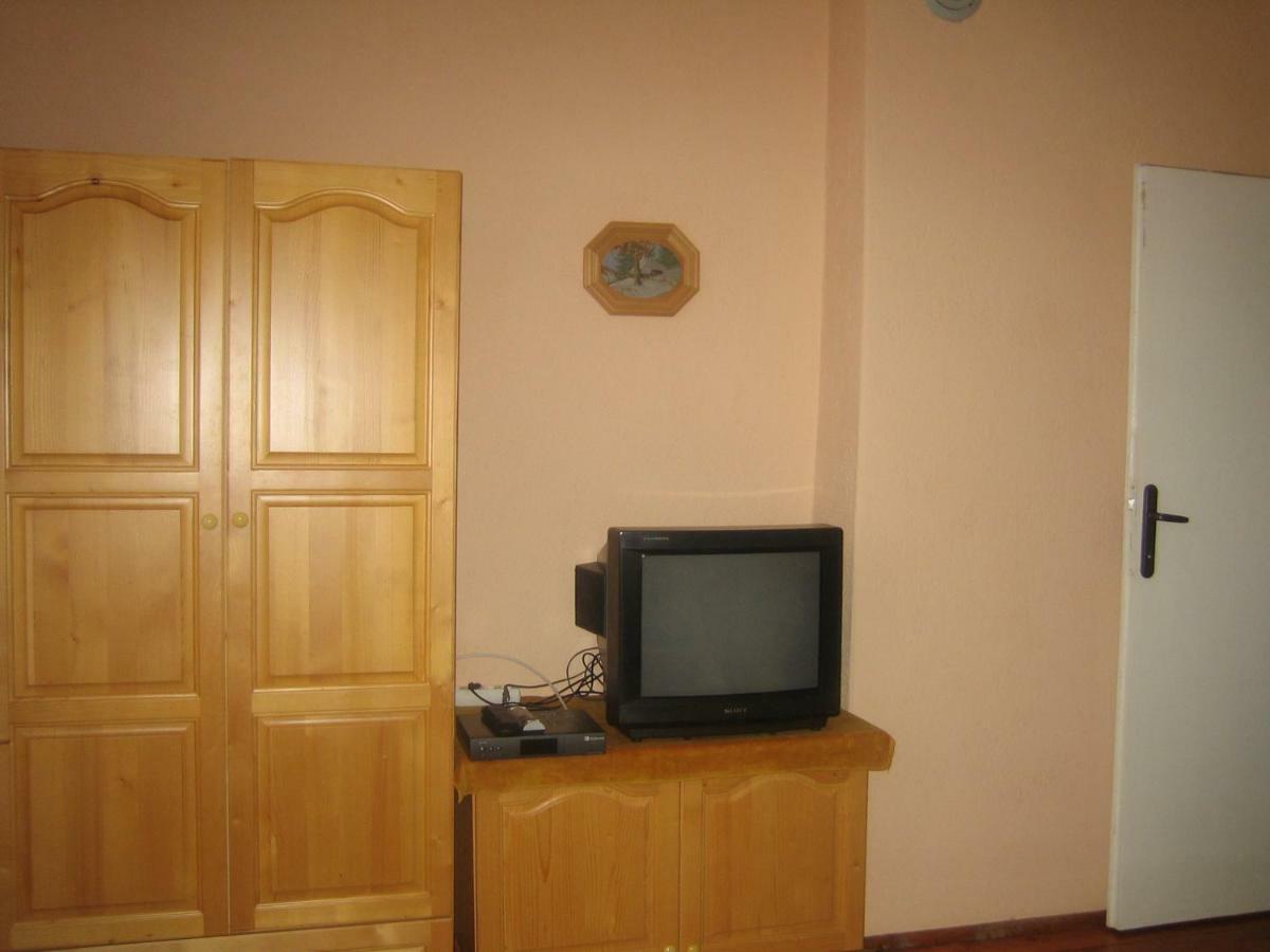 Velkovski Guest House Chisarja Exteriör bild