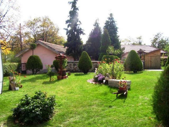 Velkovski Guest House Chisarja Exteriör bild