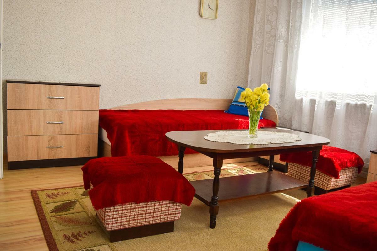 Velkovski Guest House Chisarja Exteriör bild